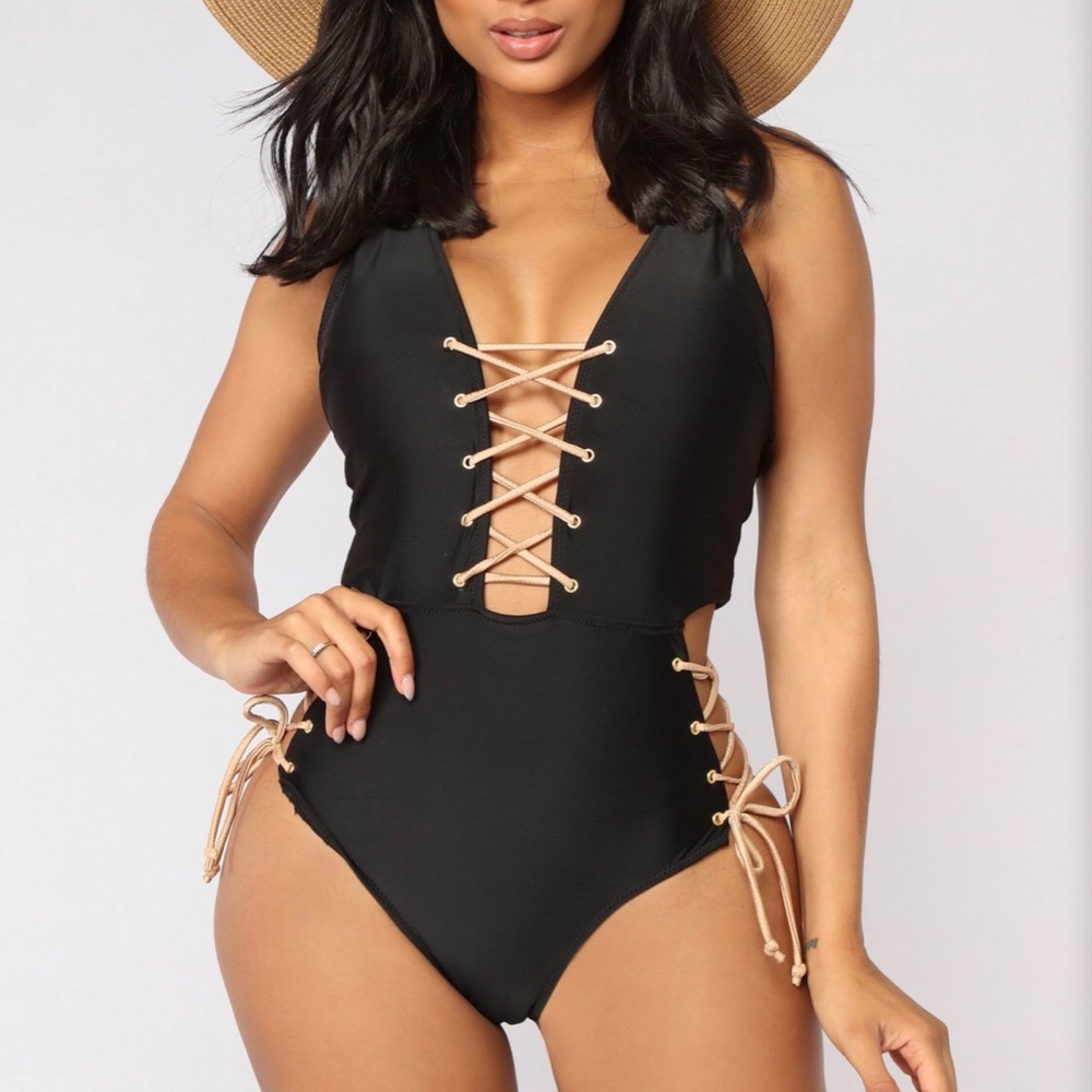 Monokini - One piece bathing suit